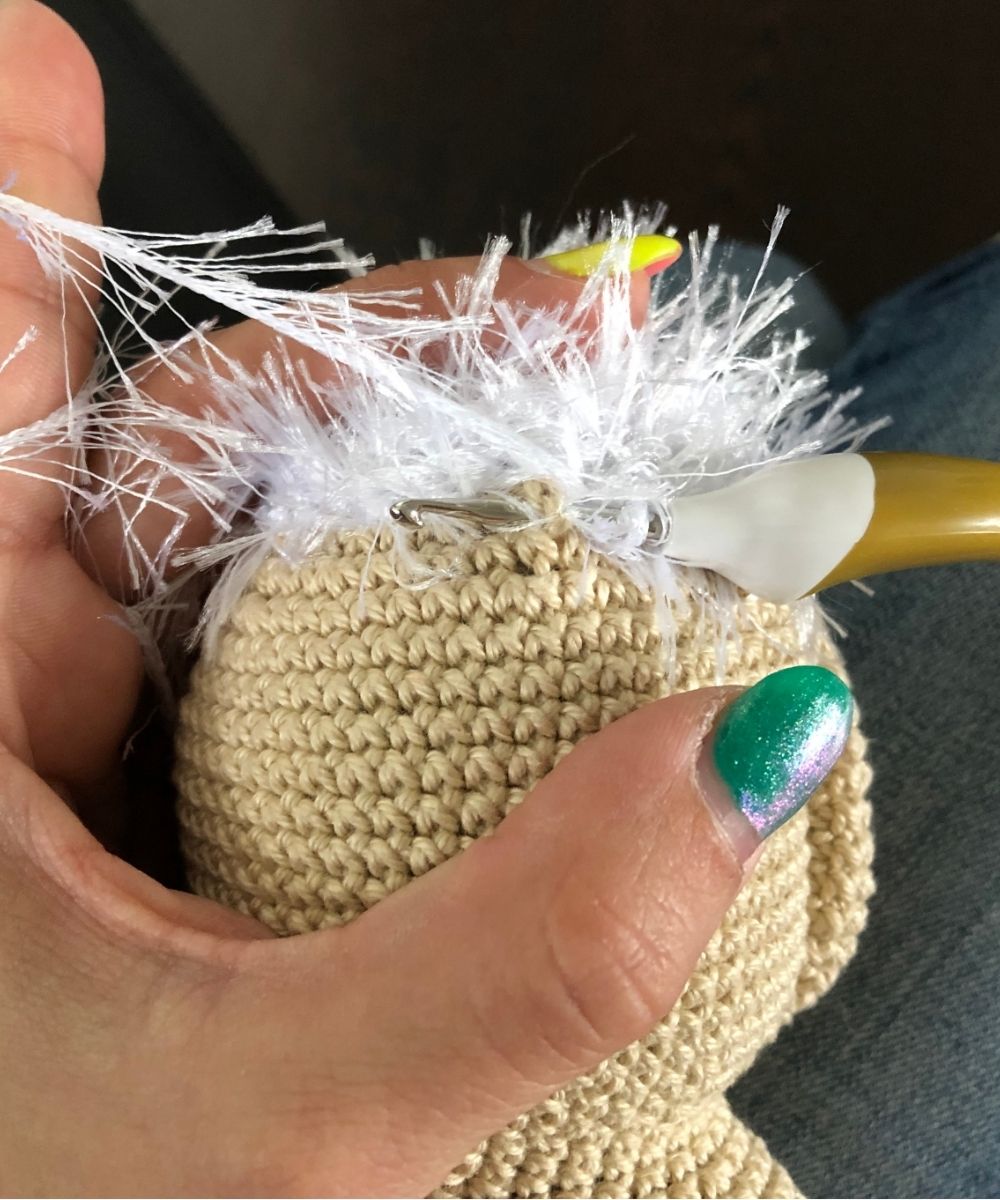 Detailansicht des gehäkelten Yetis
